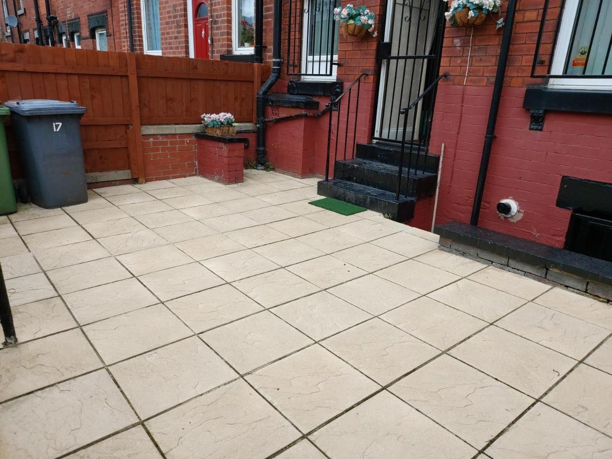 Spacious Two Bedroom House, Parking And Wifi Leeds  Exteriér fotografie