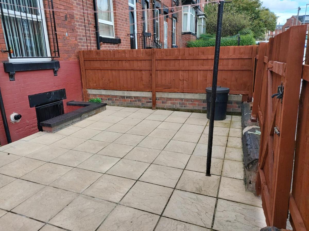 Spacious Two Bedroom House, Parking And Wifi Leeds  Exteriér fotografie