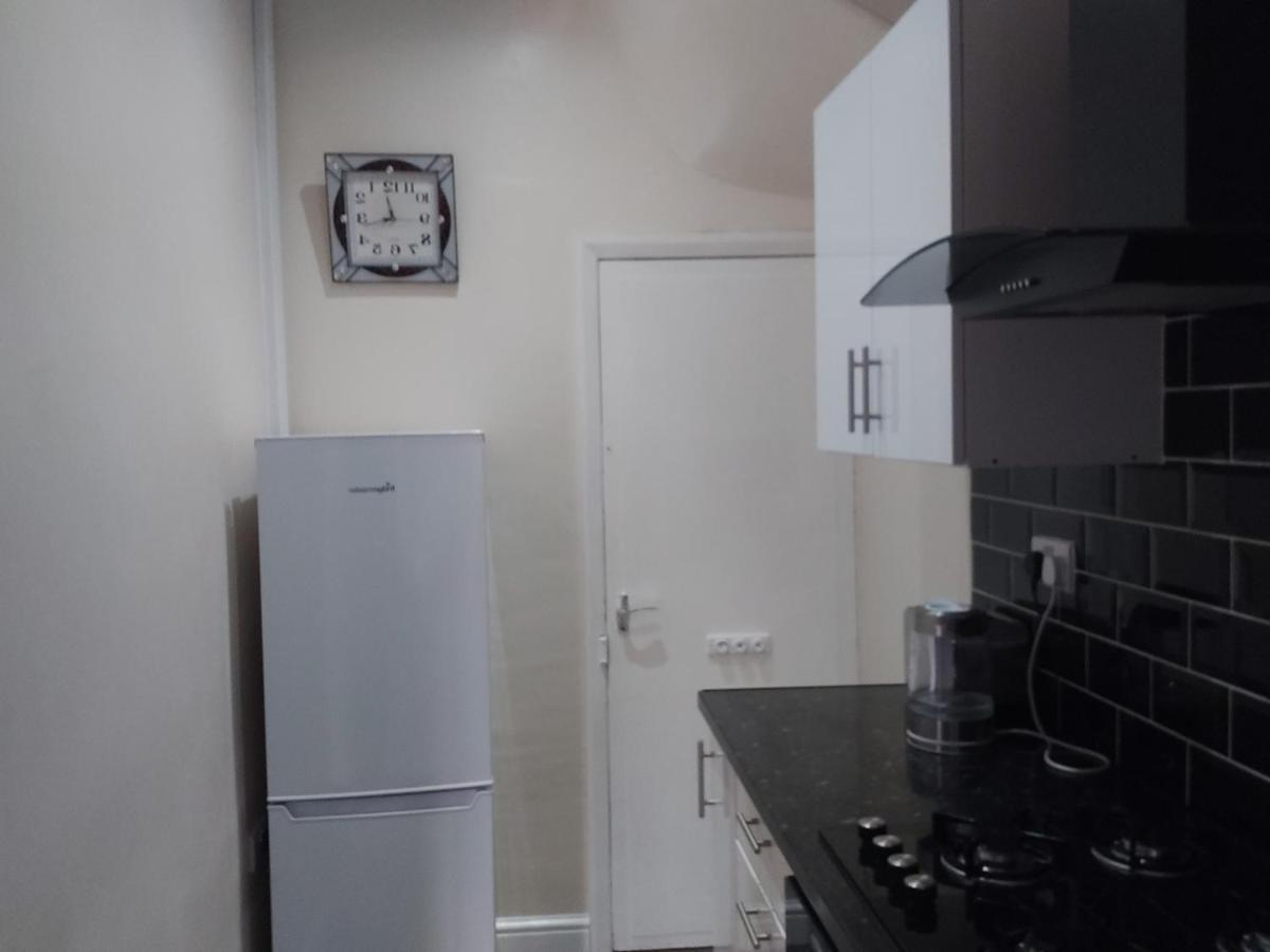 Spacious Two Bedroom House, Parking And Wifi Leeds  Exteriér fotografie