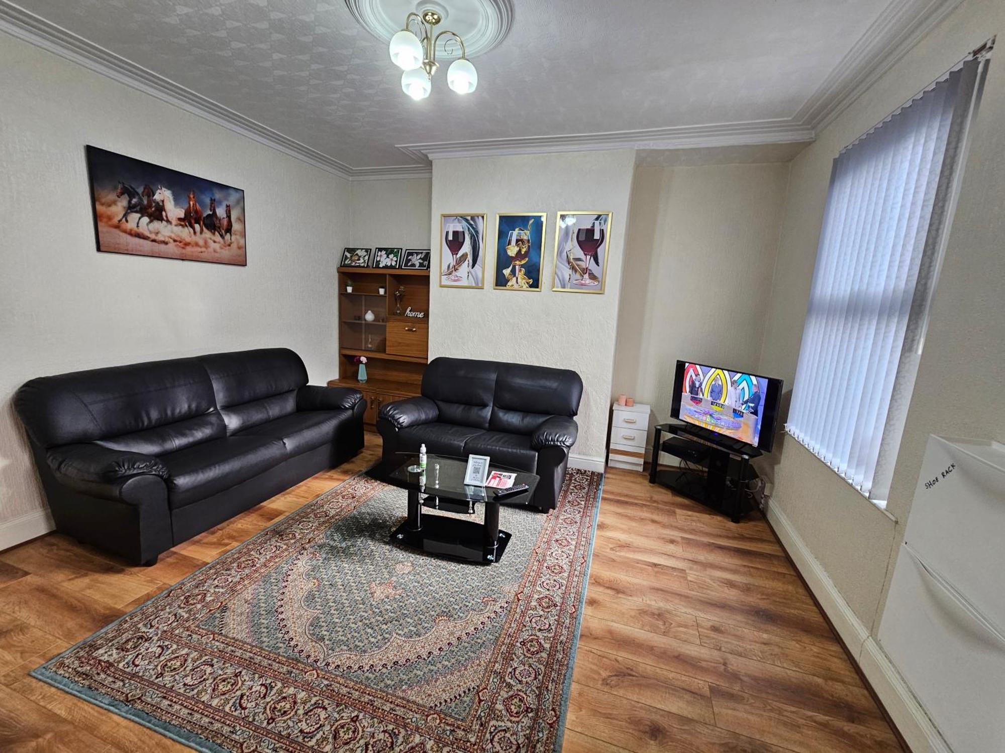 Spacious Two Bedroom House, Parking And Wifi Leeds  Exteriér fotografie