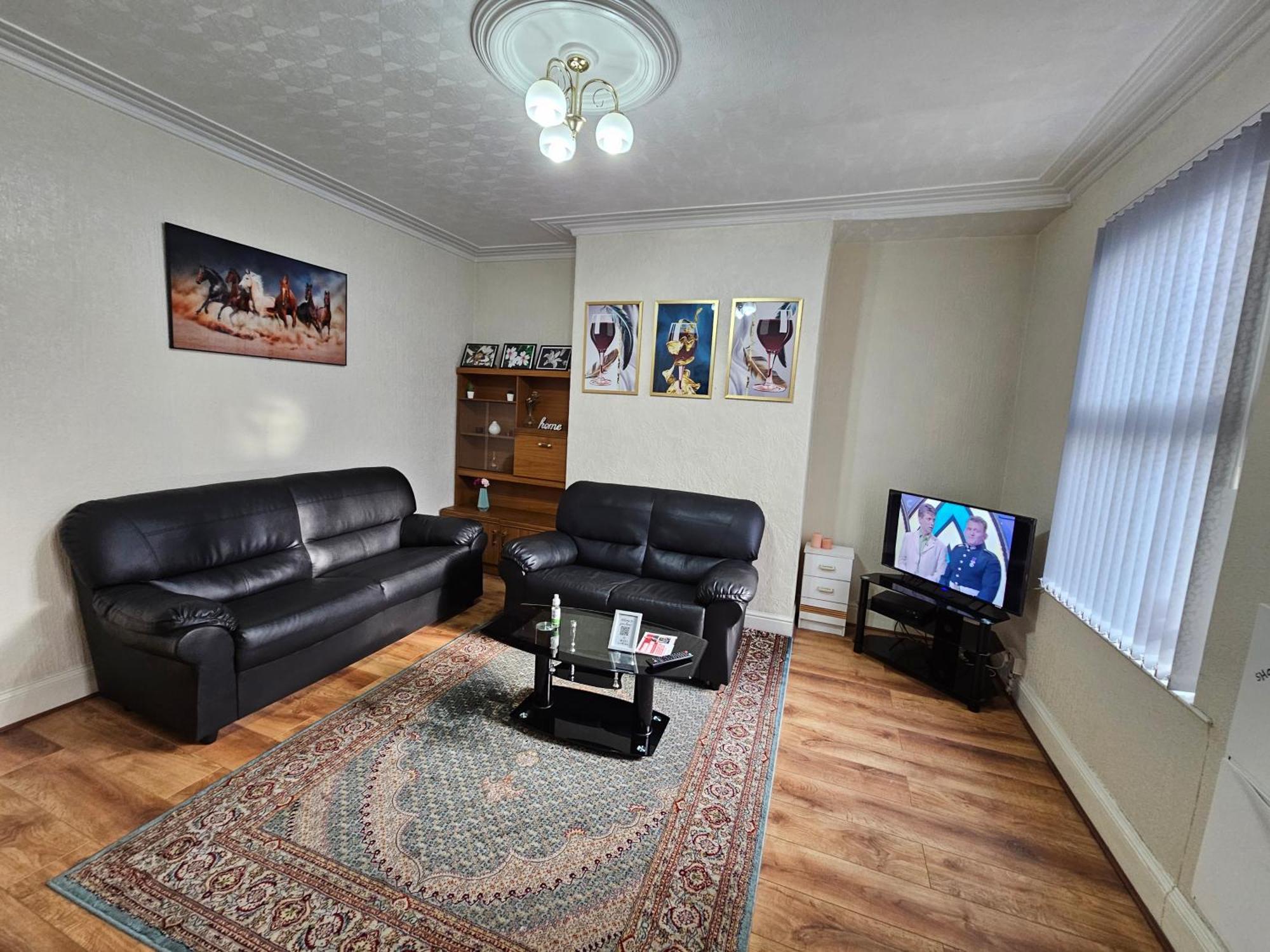 Spacious Two Bedroom House, Parking And Wifi Leeds  Exteriér fotografie