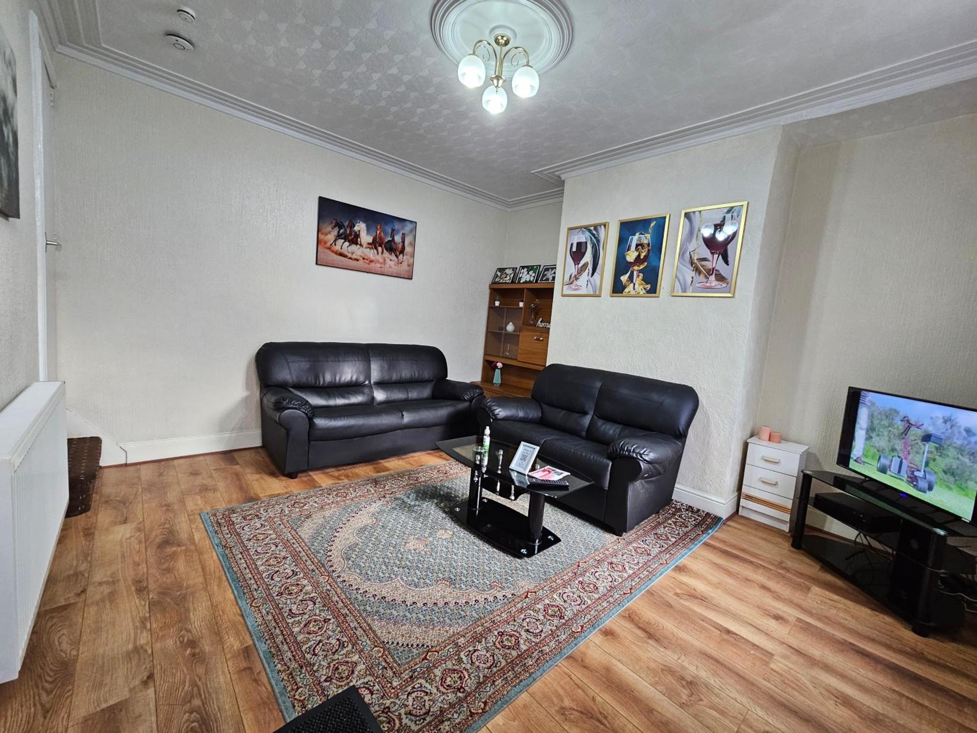 Spacious Two Bedroom House, Parking And Wifi Leeds  Exteriér fotografie